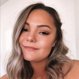 Meet your Posher, Valerie